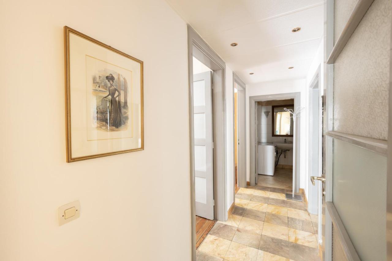 Ideal 4 Bdr Apartment In Plaka For 10! Athen Eksteriør bilde